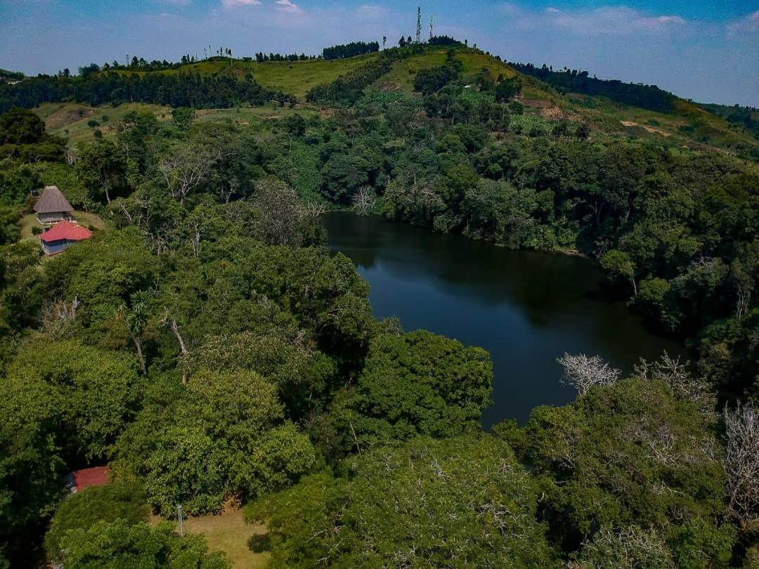 Готель Lake Nkuruba Nature Reserve Durama Екстер'єр фото